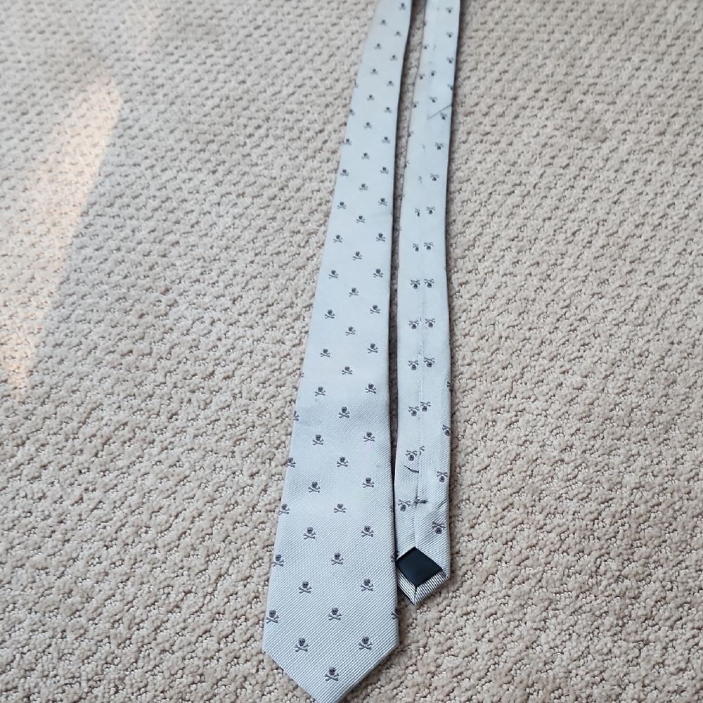 Crewcuts Light Gray Skull Pattern Tie